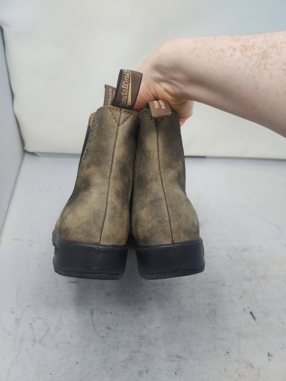 Blundstone WOMENS Chelsea Rustic Brown Tall Boot - Picture 9 of 10